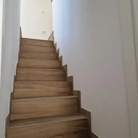 And Marija בית הארחה קרק