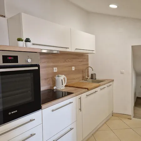 Guest house And Marija Krk Town